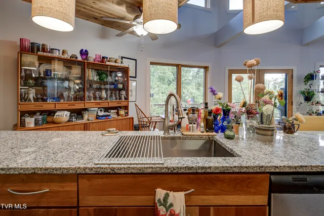 $949,999 | 673 Charles Johnson Road, Chuckey, TN 37641