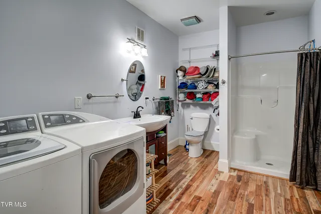 $949,999 | 673 Charles Johnson Road, Chuckey, TN 37641