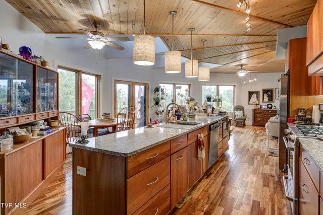 $949,999 | 673 Charles Johnson Road, Chuckey, TN 37641