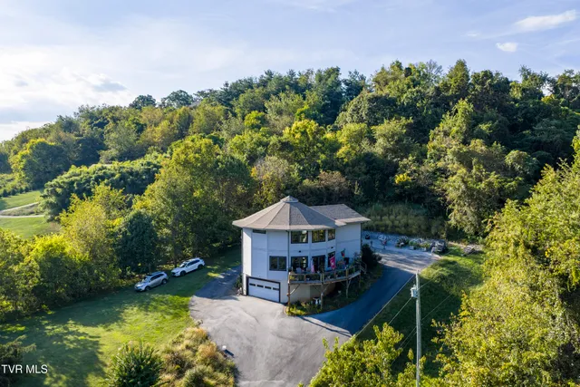 $949,999 | 673 Charles Johnson Road, Chuckey, TN 37641