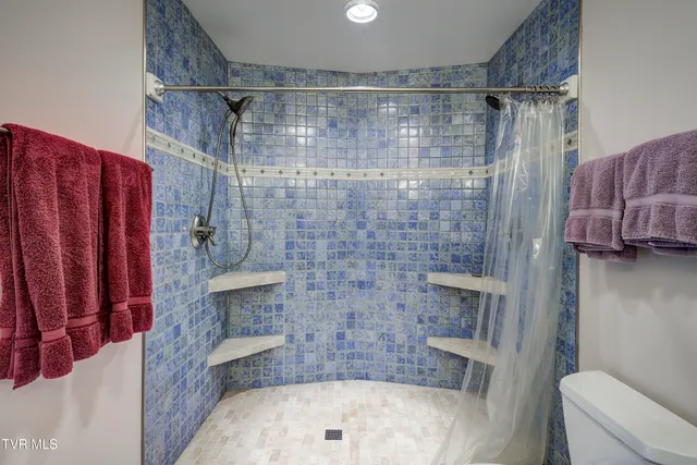 $949,999 | 673 Charles Johnson Road, Chuckey, TN 37641