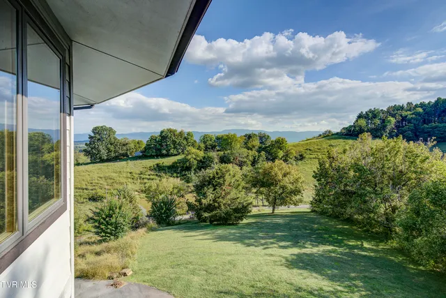 $949,999 | 673 Charles Johnson Road, Chuckey, TN 37641