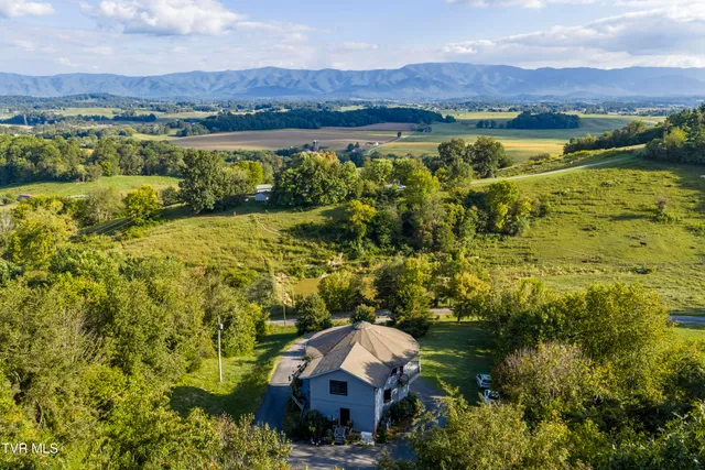 $949,999 | 673 Charles Johnson Road, Chuckey, TN 37641