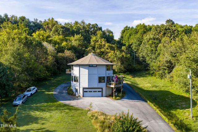 $949,999 | 673 Charles Johnson Road, Chuckey, TN 37641