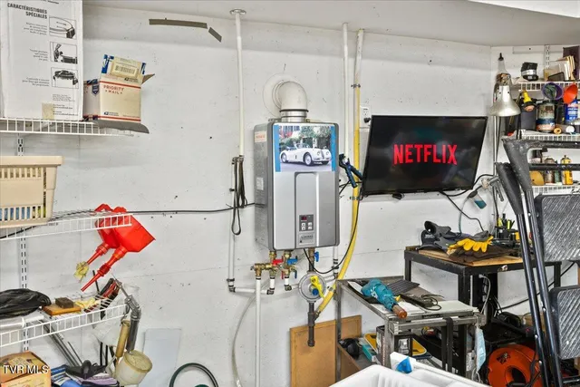 $899,999 | 673 Charles Johnson Road, Chuckey, TN 37641