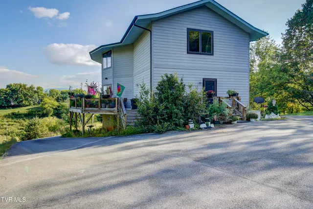 $949,999 | 673 Charles Johnson Road, Chuckey, TN 37641