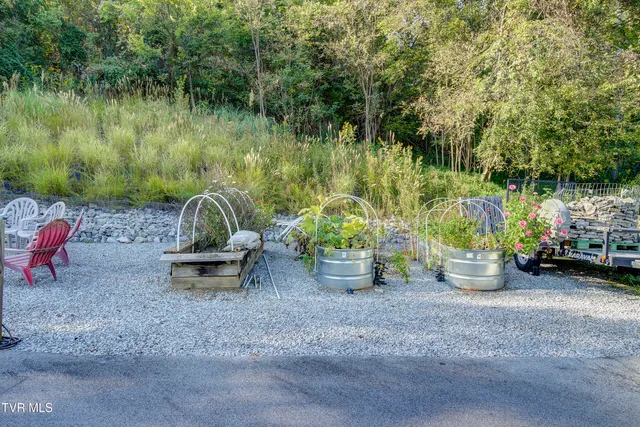 $949,999 | 673 Charles Johnson Road, Chuckey, TN 37641