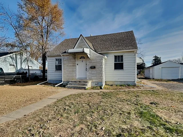 $1,895 | 5606 North Bryant Avenue, Brooklyn Center, MN 55430