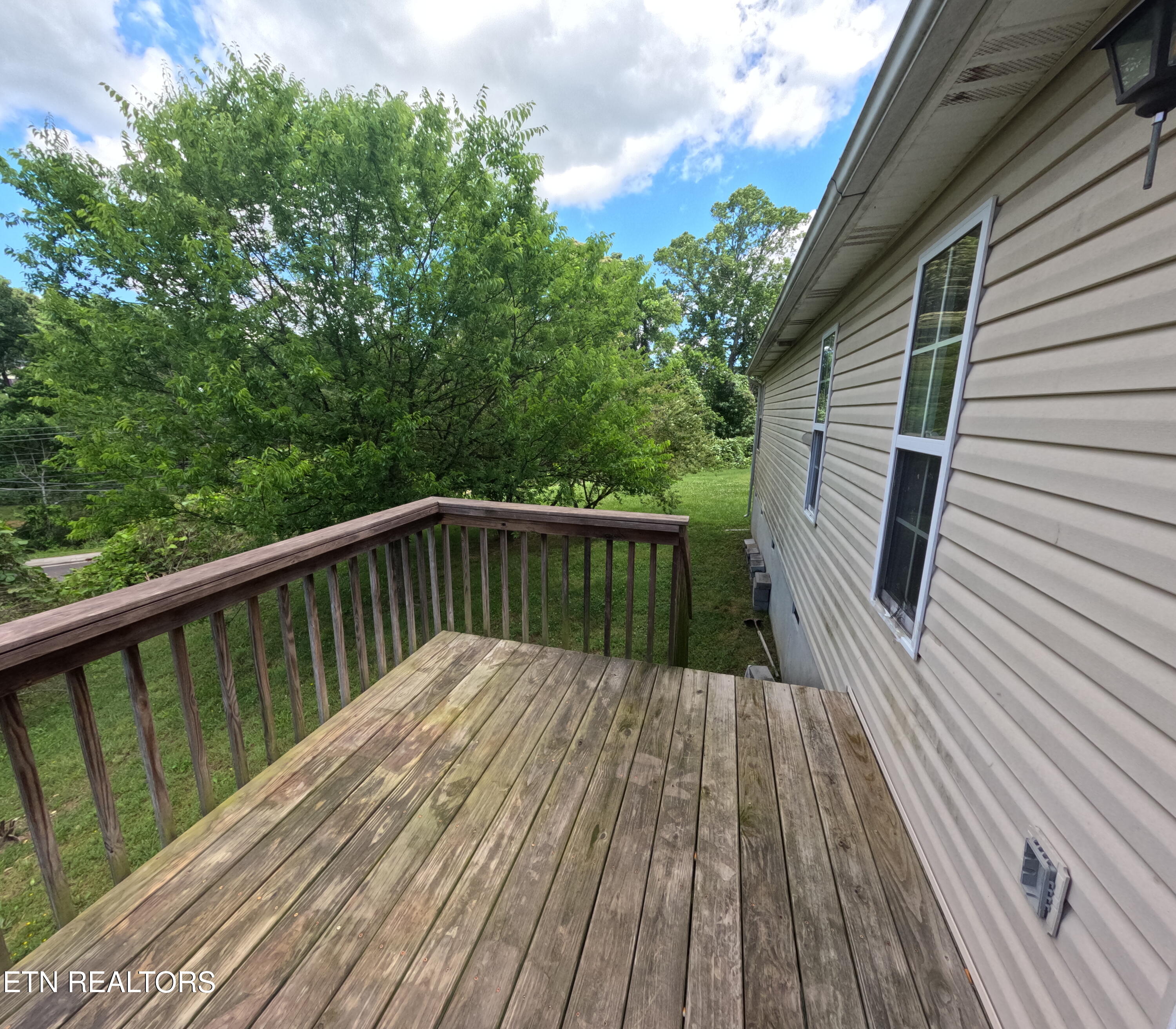 2094 Cecil Johnson Road Knoxville, TN 37921 - Photo 21 of 24 Deck