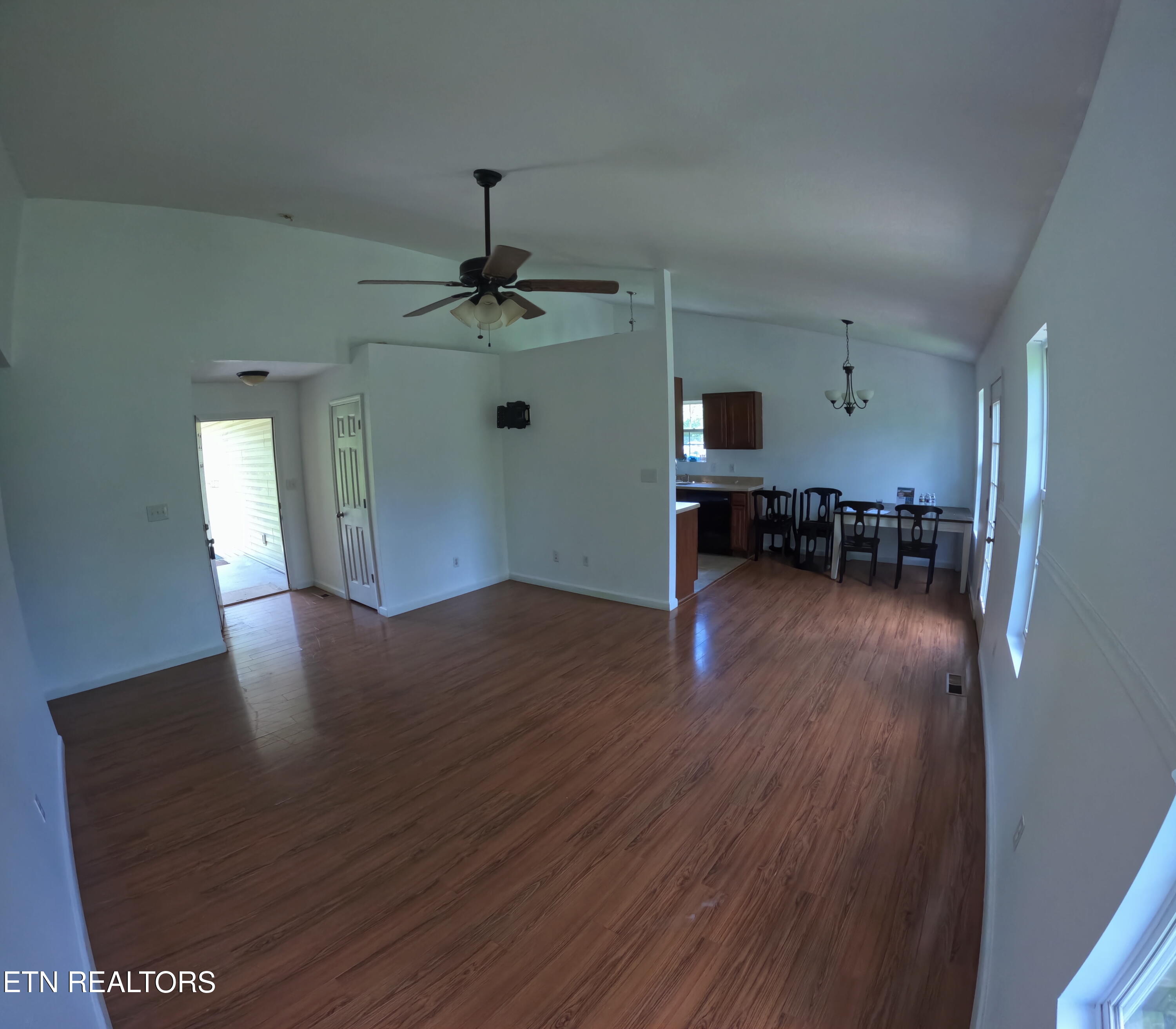 2094 Cecil Johnson Road Knoxville, TN 37921 - Photo 4 of 24 Living Room