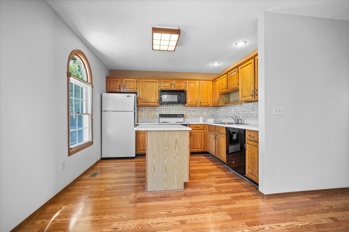 903 North Linden Street, Unit 212 Normal, IL 61761 - Photo 7 of 26