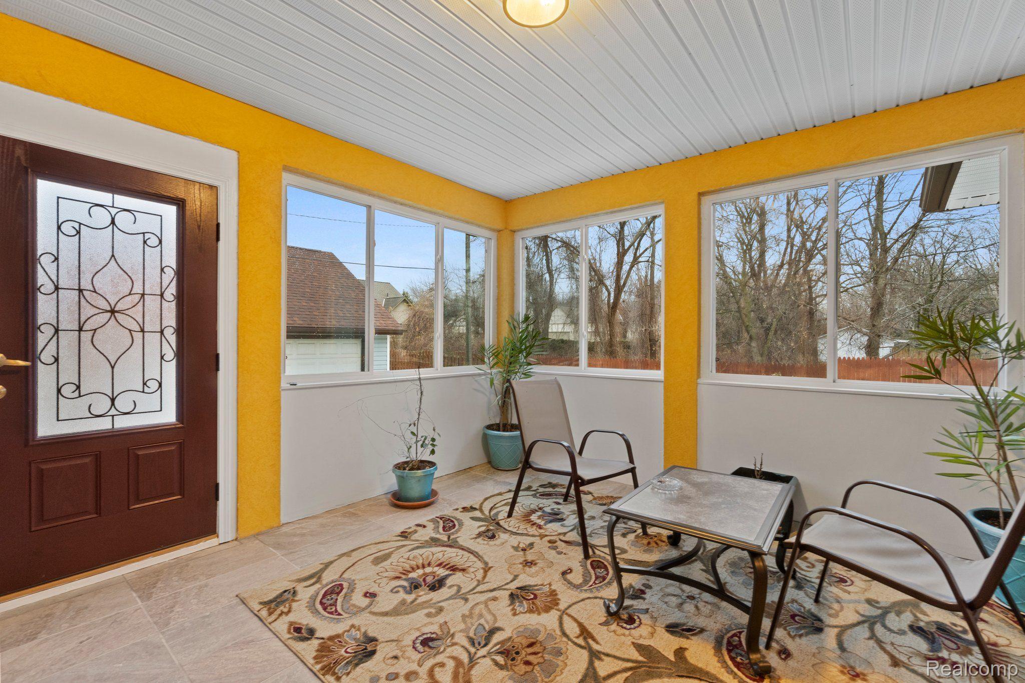 37696 Hayes Road Clinton Township, MI 48038 - Photo 23 of 33 FAMILY ROOM