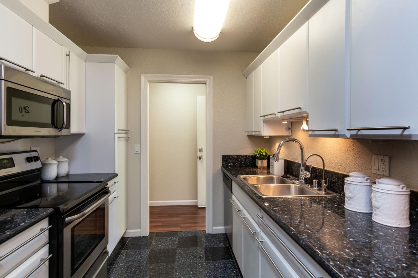 264 North Whisman Road, Unit 20 Mountain View, CA 94043 - Photo 5 of 18 Gallery Image 5