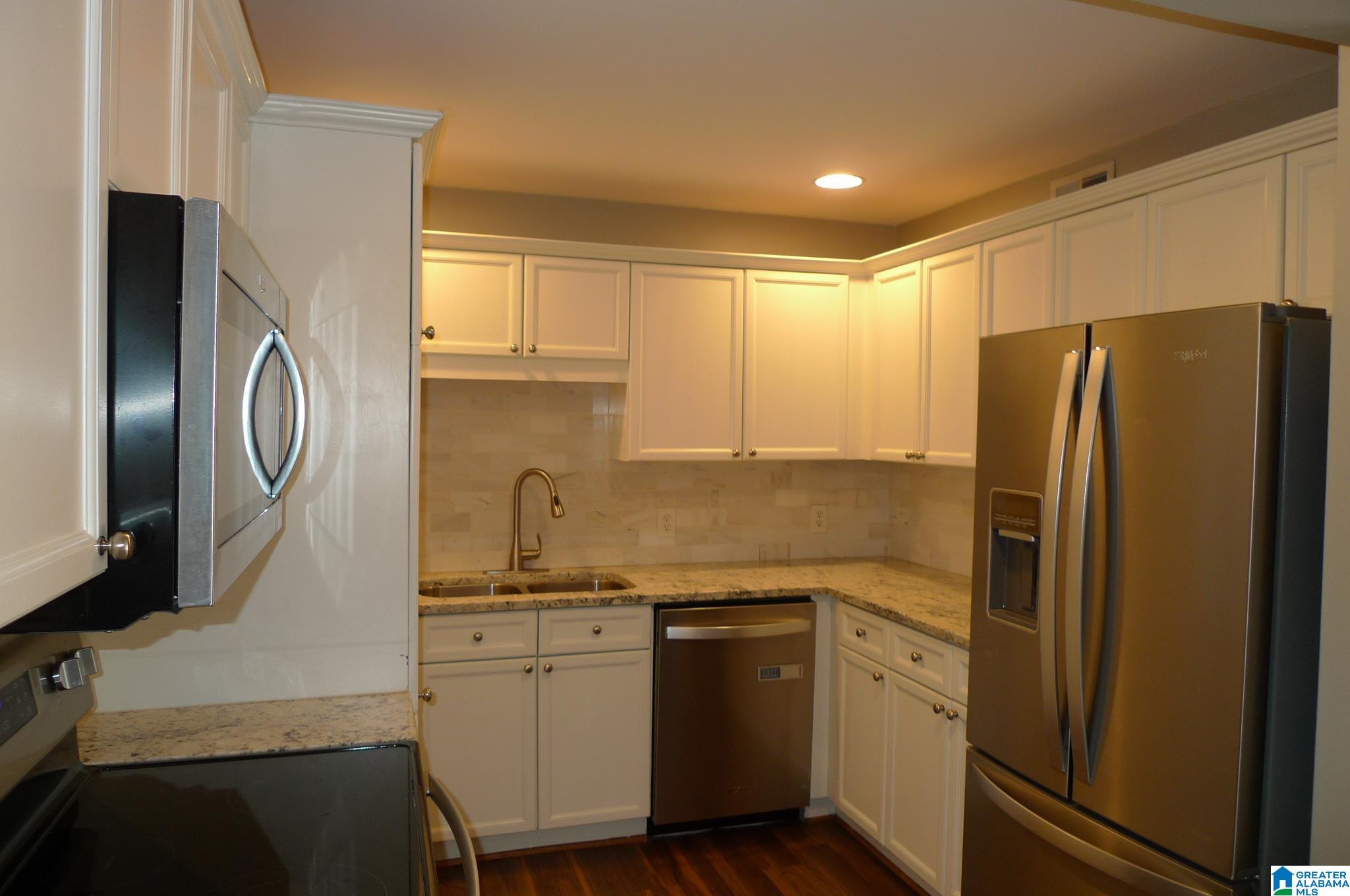 3350 Altamont Road South, Unit B15 Birmingham, AL 35205 - Photo 4 of 14