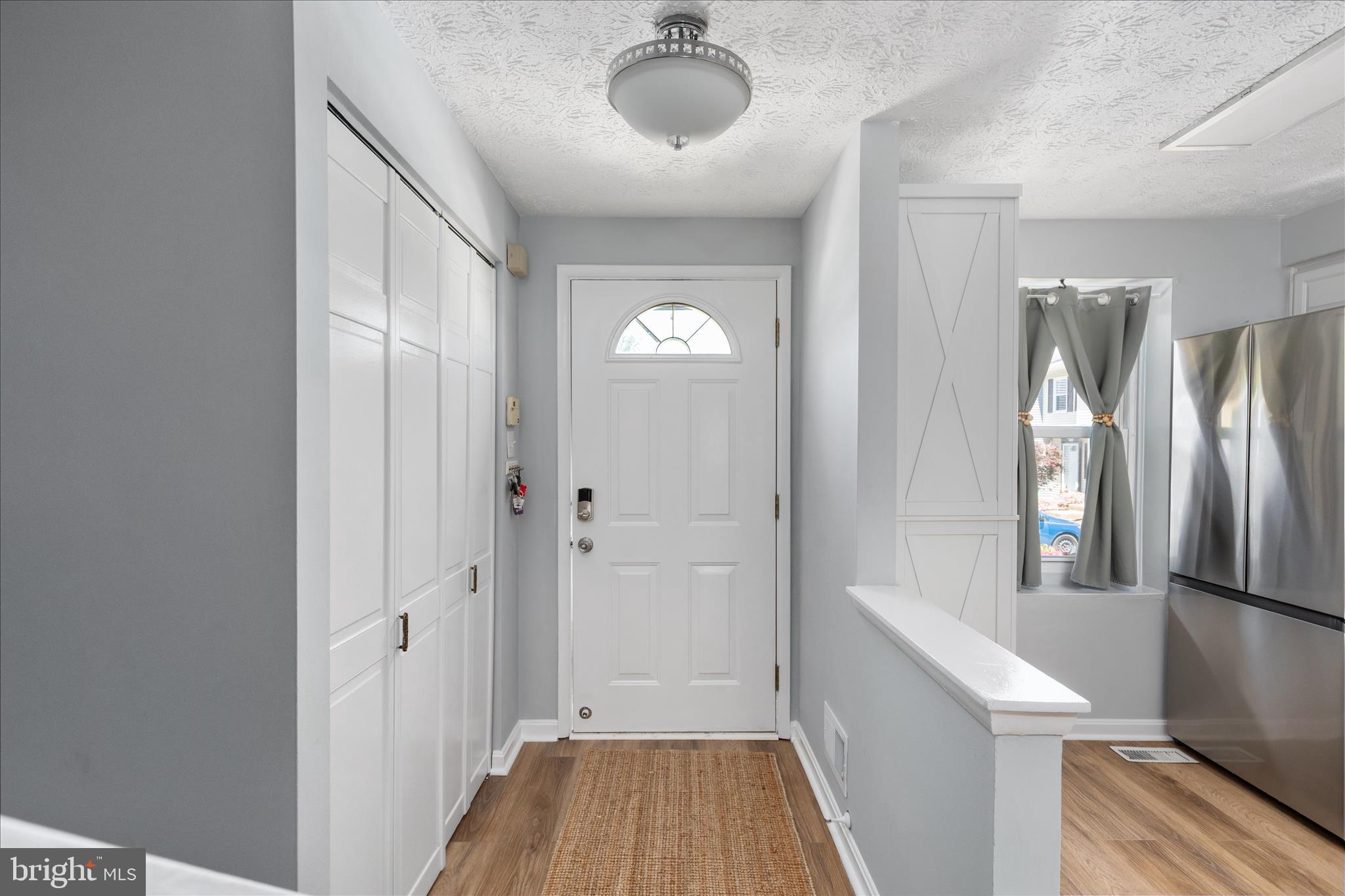 8307 Crestmont Circle Springfield, VA 22153 - Photo 3 of 33
