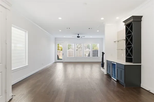 $4,200 | 819 West 19th Street, Houston, TX 77008