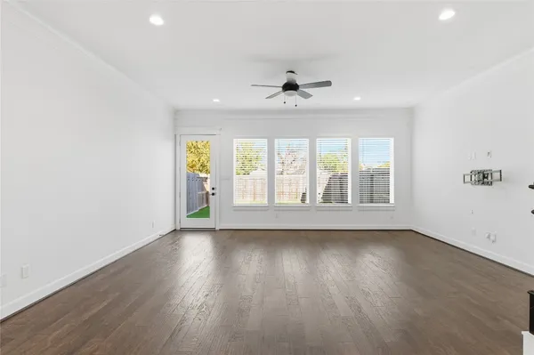 $4,200 | 819 West 19th Street, Houston, TX 77008