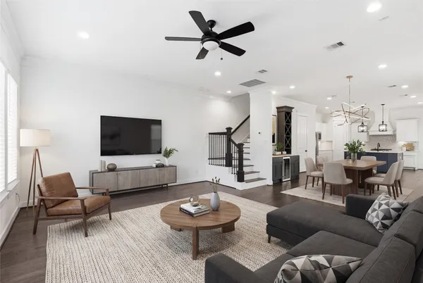 $4,200 | 819 West 19th Street, Houston, TX 77008