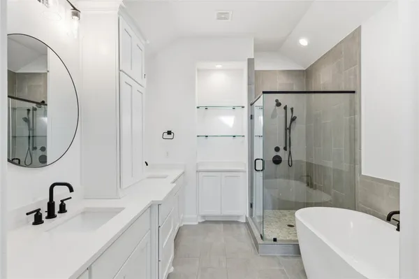 $4,200 | 819 West 19th Street, Houston, TX 77008