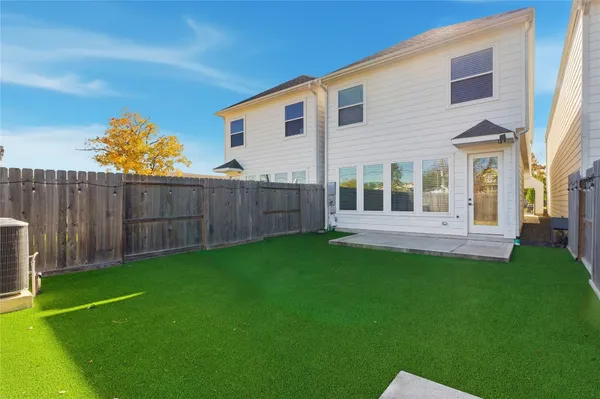 $4,200 | 819 West 19th Street, Houston, TX 77008