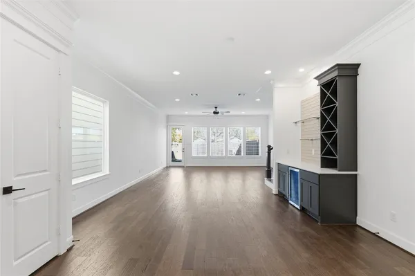 $4,200 | 819 West 19th Street, Houston, TX 77008