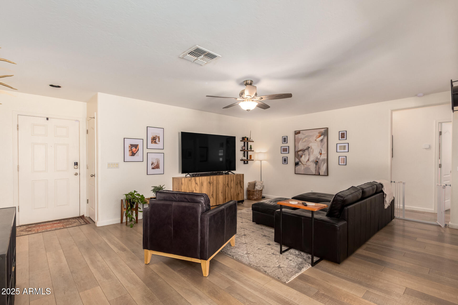 11590 West Mountain View Road Youngtown, AZ 85363 - Photo 11 of 31 11 Mountain View