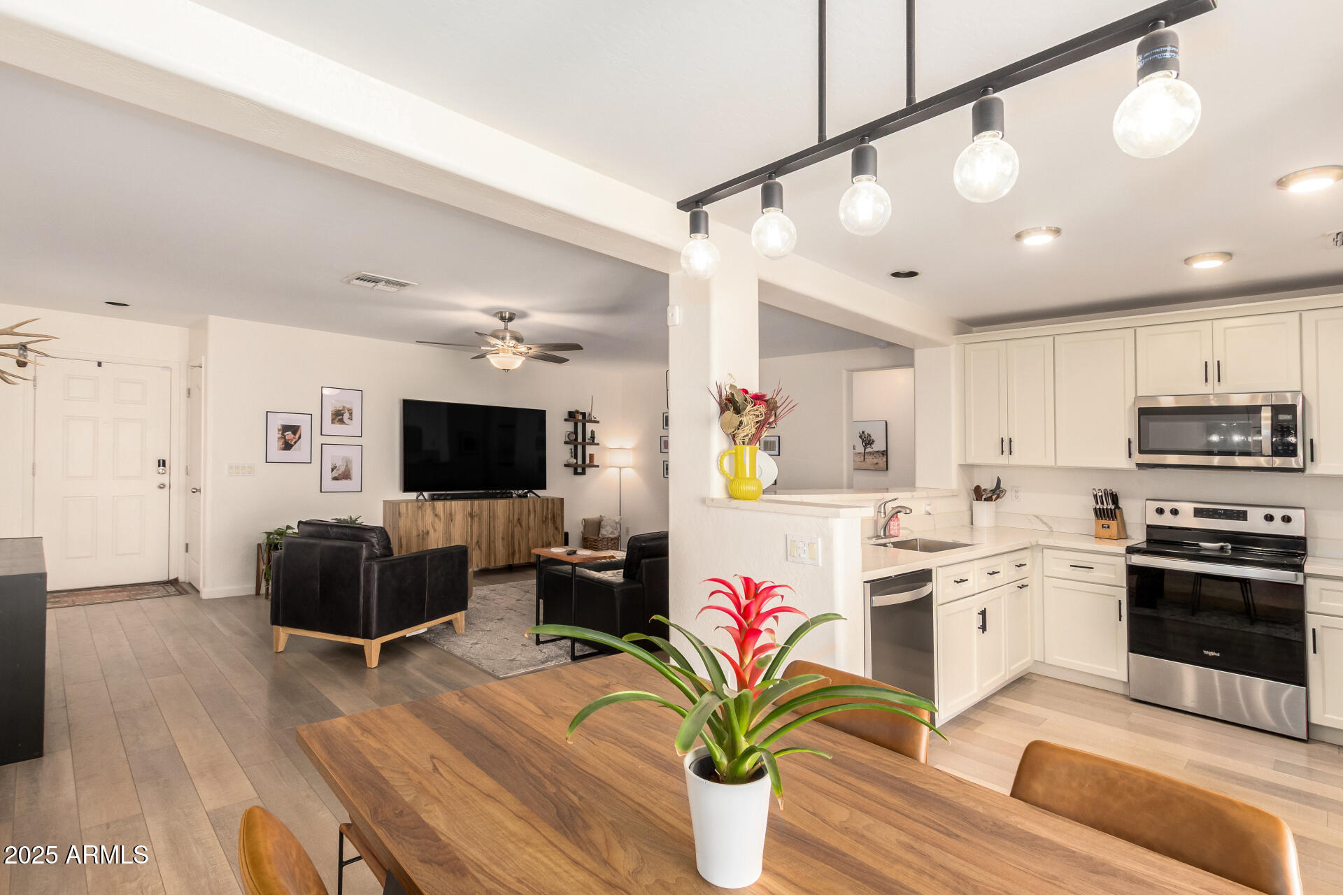 11590 West Mountain View Road Youngtown, AZ 85363 - Photo 14 of 31 14 Mountain View