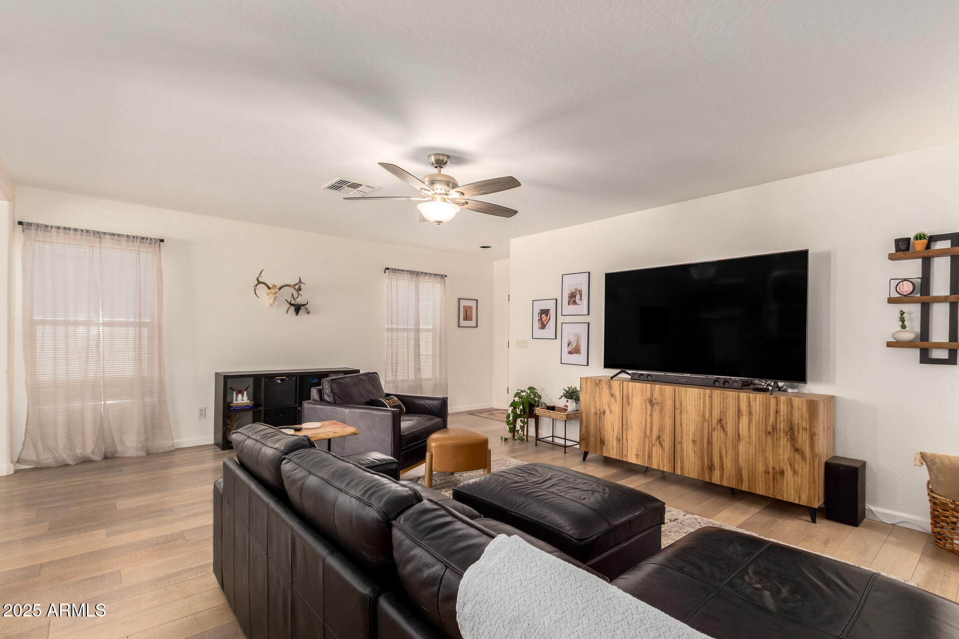 11590 West Mountain View Road Youngtown, AZ 85363 - Photo 10 of 31 10 Mountain View