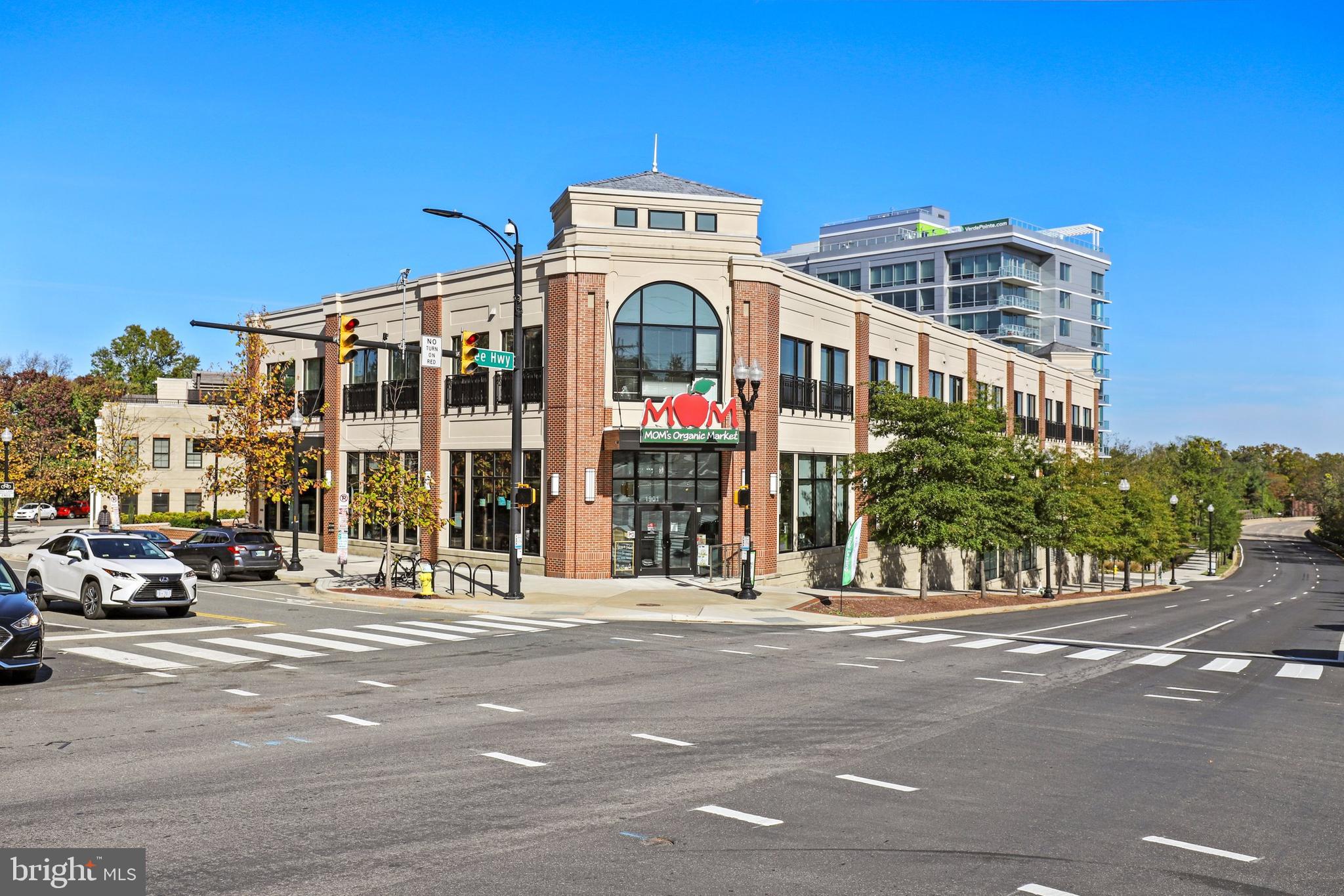 1802 Key Boulevard, Unit 9482 Arlington, VA 22201 - Photo 24 of 28 a front view of a building with street view