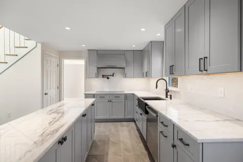 $899,000 | 1 Shore Drive, Harwich, MA 02645