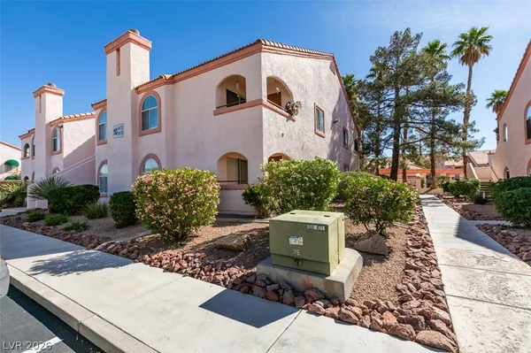 $1,435 | 7570 West Flamingo Road, Unit 252, Las Vegas, NV 89147