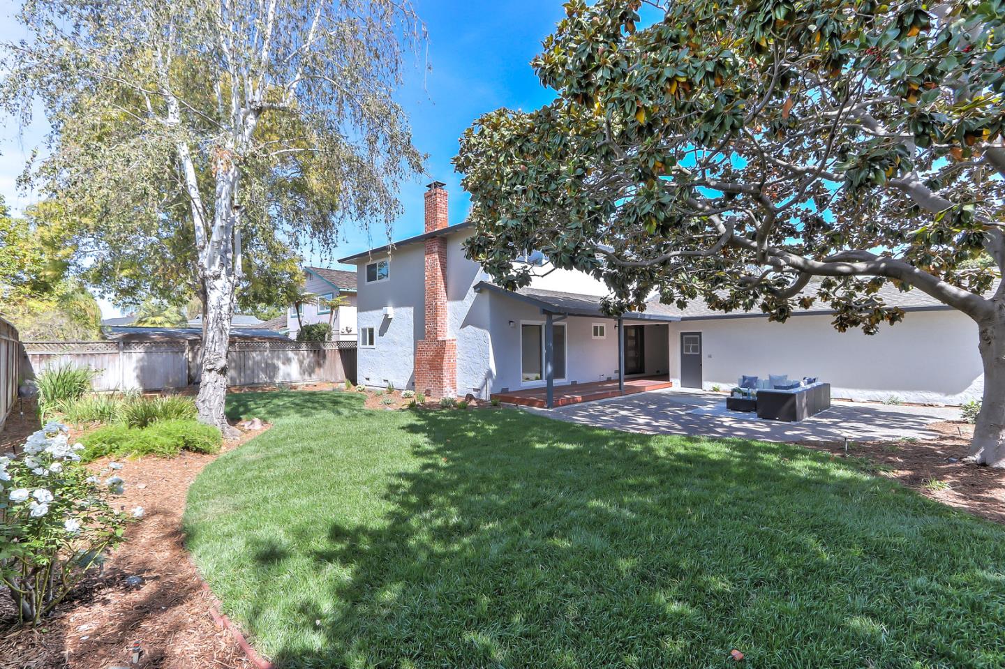 2522 Katrina Way Mountain View, CA 94040 - Photo 36 of 40 a backyard of a house with seating space