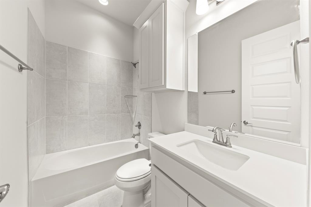 1921 Wishon Road Celina, TX 75009 - Photo 8 of 28 7_08. 1921 Wishon - 3RD Bath