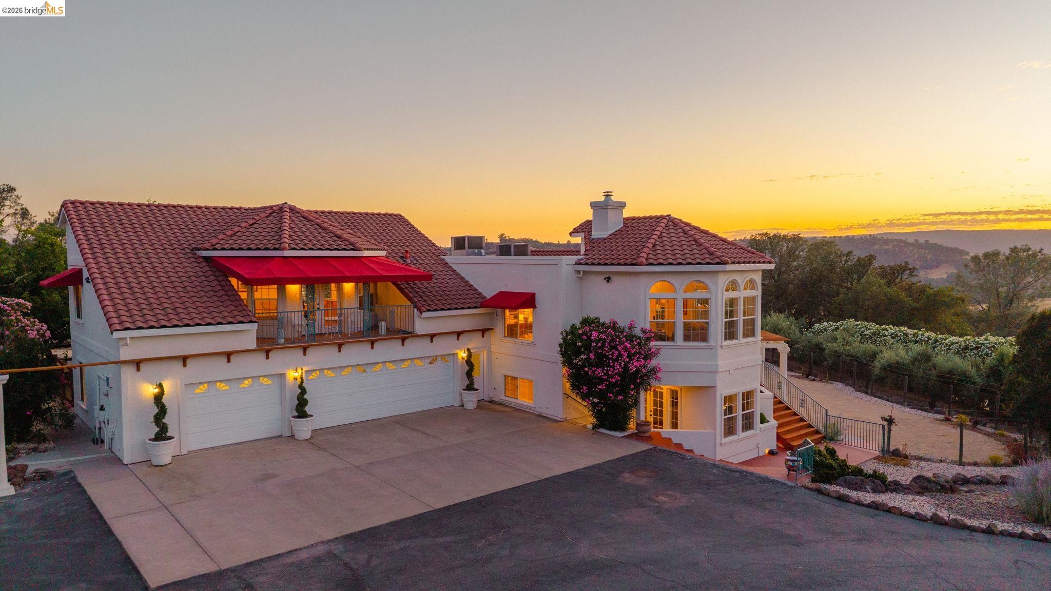 14699 Holman Mountain Road Jamestown, CA 95327 - Photo 2 of 67