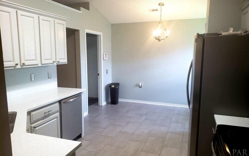 10168 Crest Ridge Drive Pensacola, FL 32514 - Photo 5 of 29