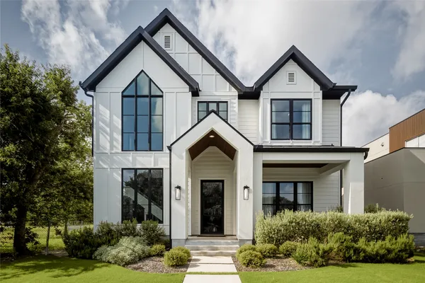 $1,300,000 | 705 West 10th Street, Georgetown, TX 78626