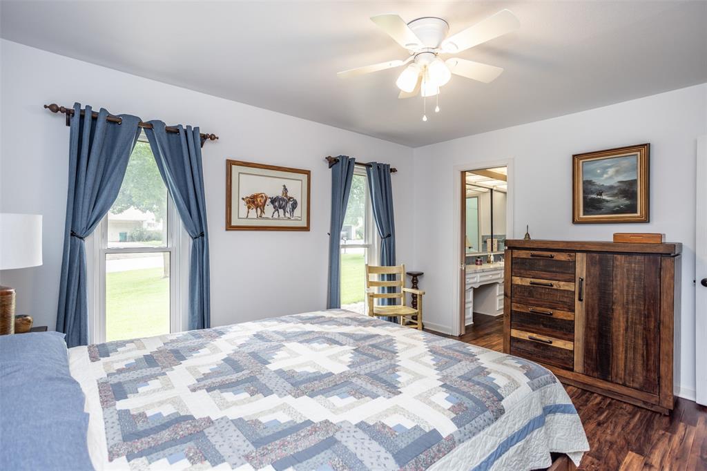 1904 Tulane Street Gainesville, TX 76240 - Photo 23 of 40 Guest Bedroom