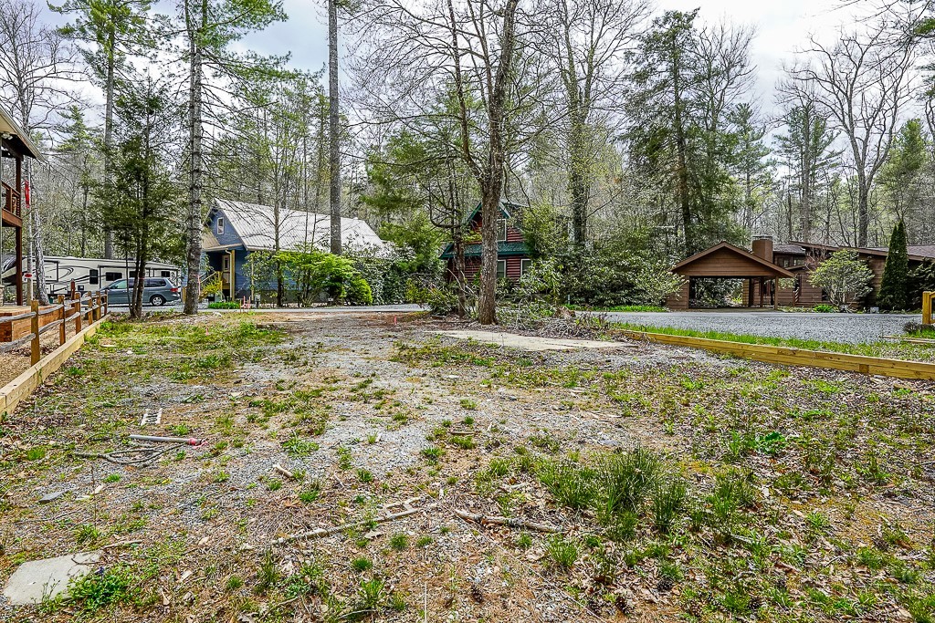 35 Pine Loop Newland, NC 28657 - Photo 5 of 12