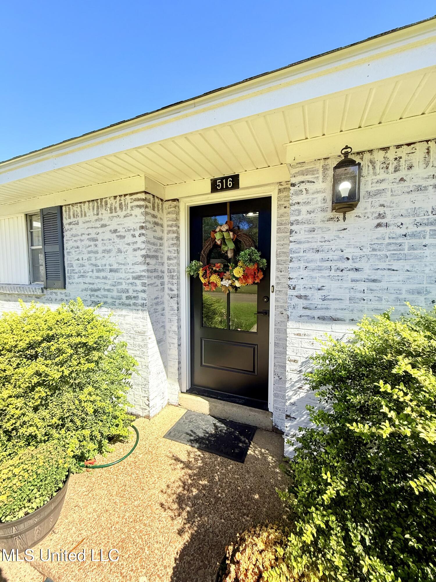516 Chestnut Street Grenada, MS 38901 - Photo 2 of 27 IMG_3175