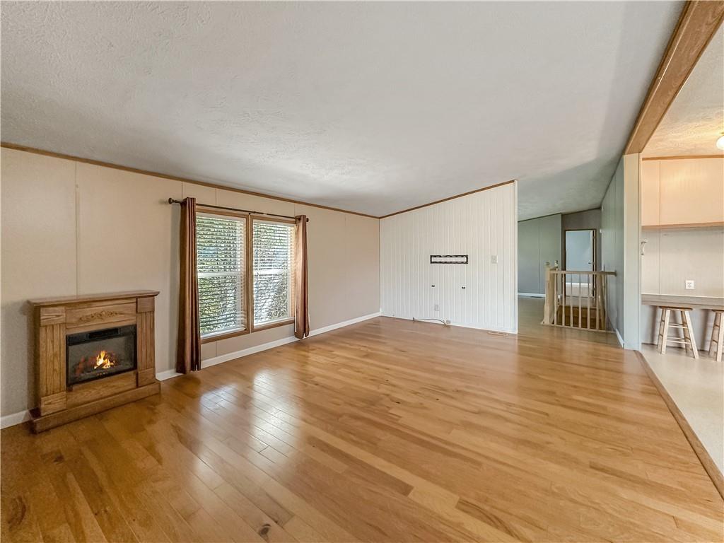 1115 Martin Road Tarentum, PA 15084 - Photo 5 of 26
