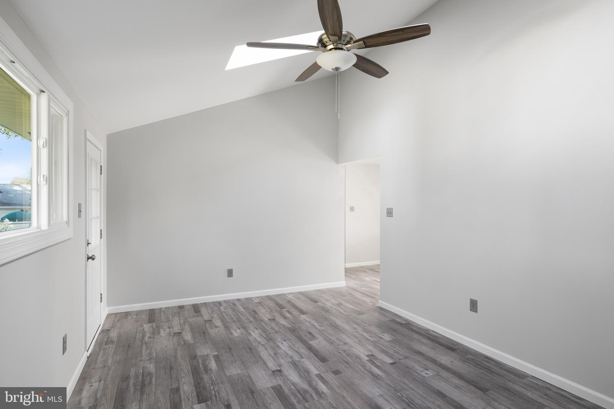 1104 Laurel Road Edgewater Park, NJ 08010 - Photo 12 of 25 Living Room