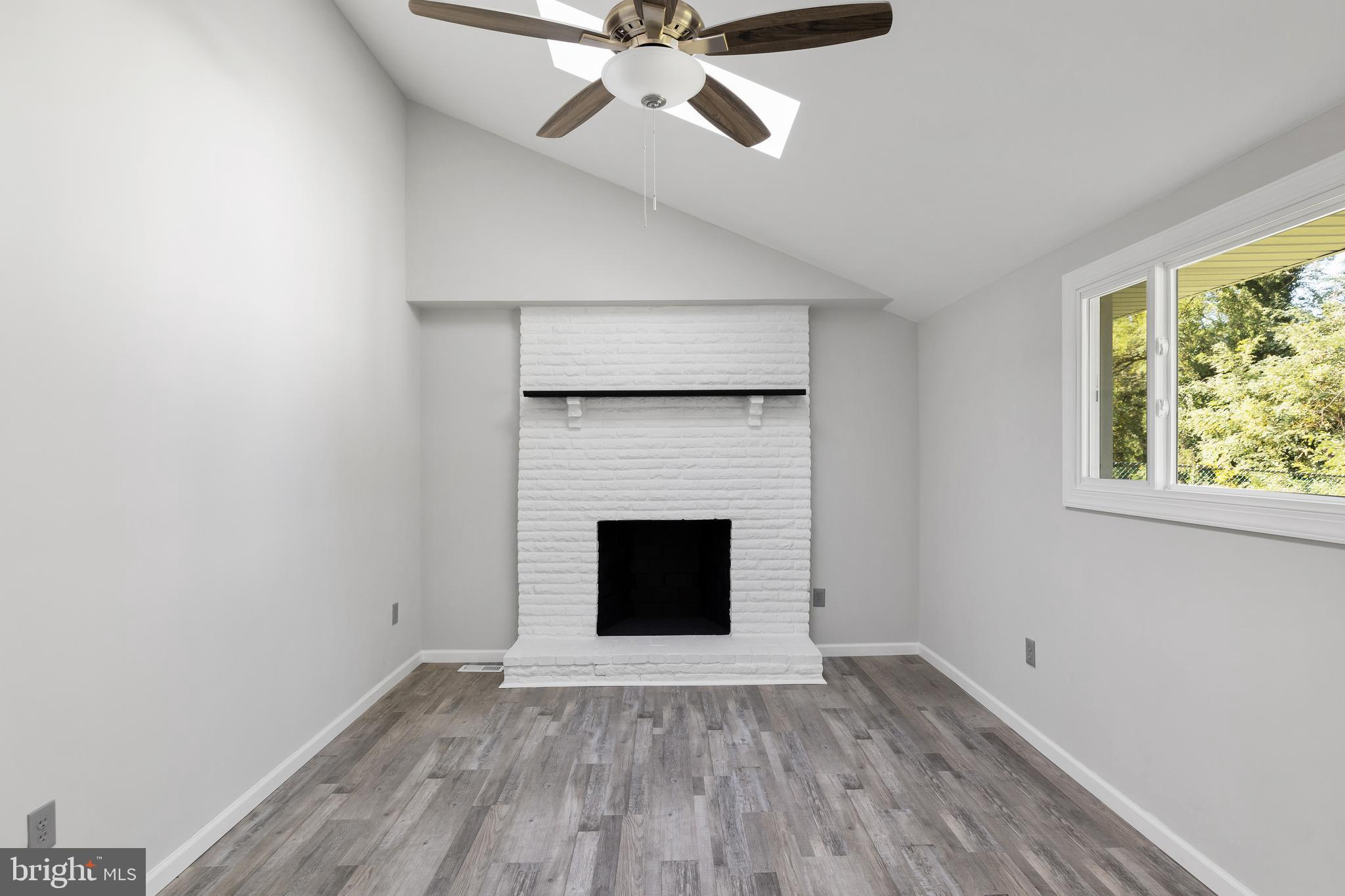 1104 Laurel Road Edgewater Park, NJ 08010 - Photo 13 of 25 Living Room