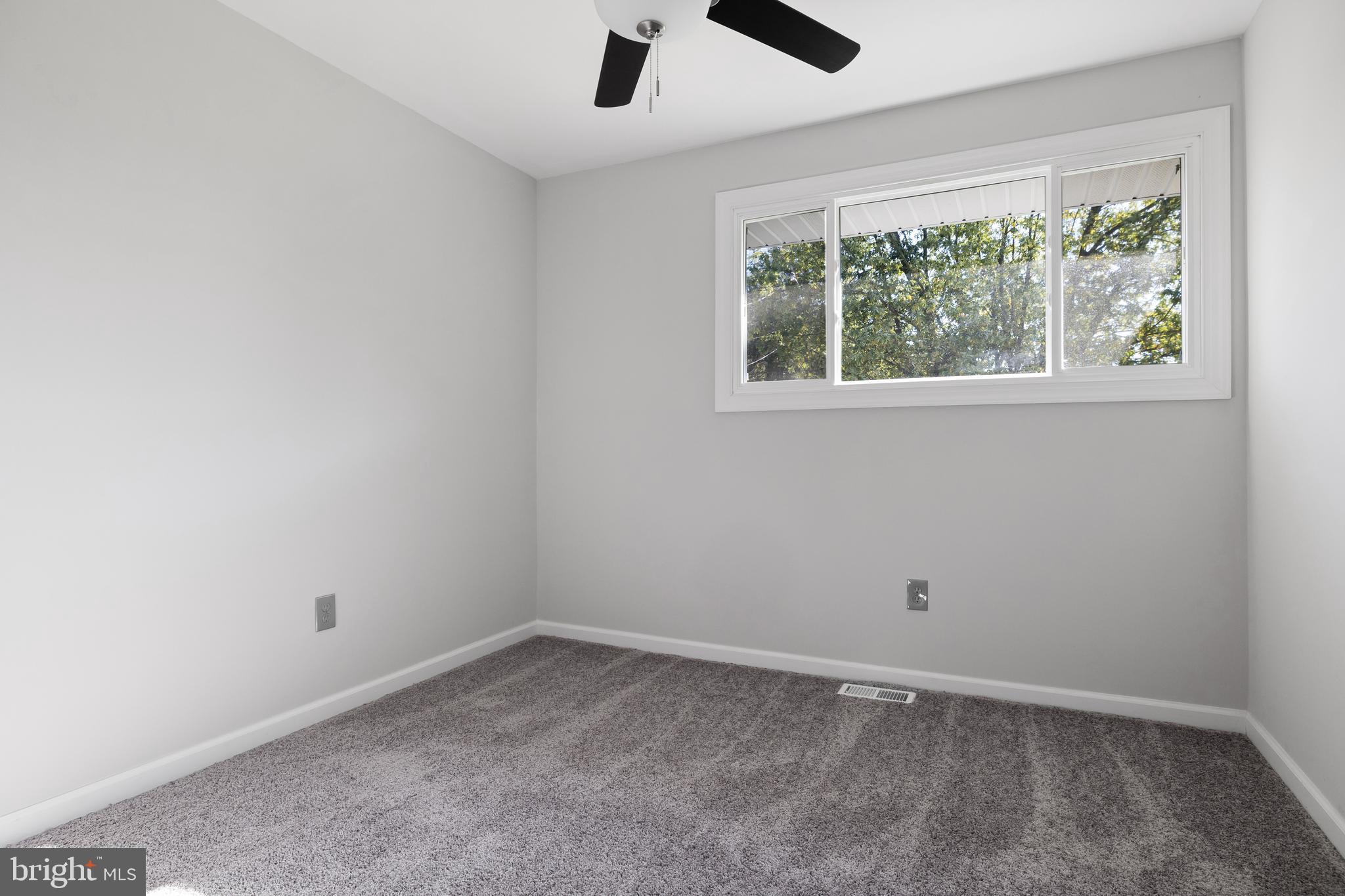 1104 Laurel Road Edgewater Park, NJ 08010 - Photo 19 of 25 Bedroom 3
