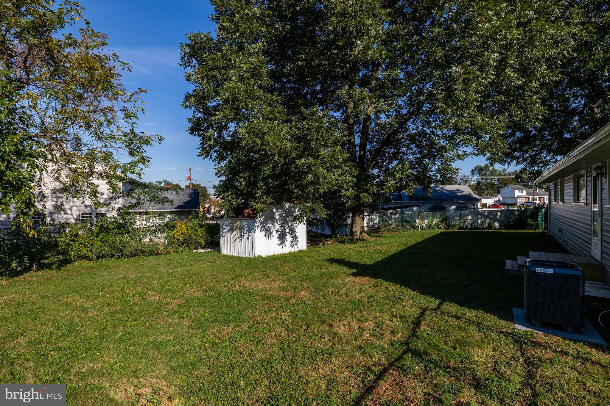 1104 Laurel Road Edgewater Park, NJ 08010 - Photo 24 of 25 Backayrd