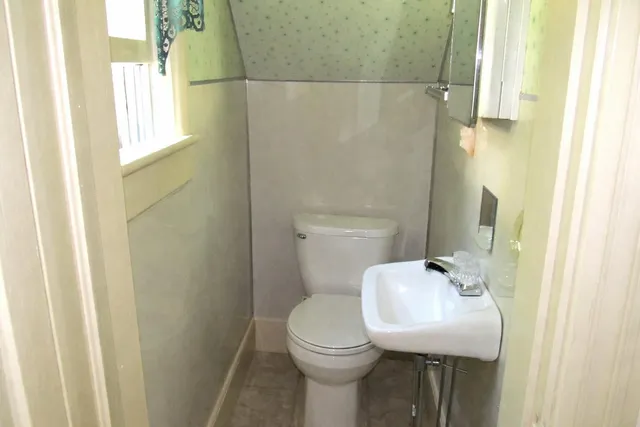 $259,500 | 4 Gilbert Street, Orono, ME 04473