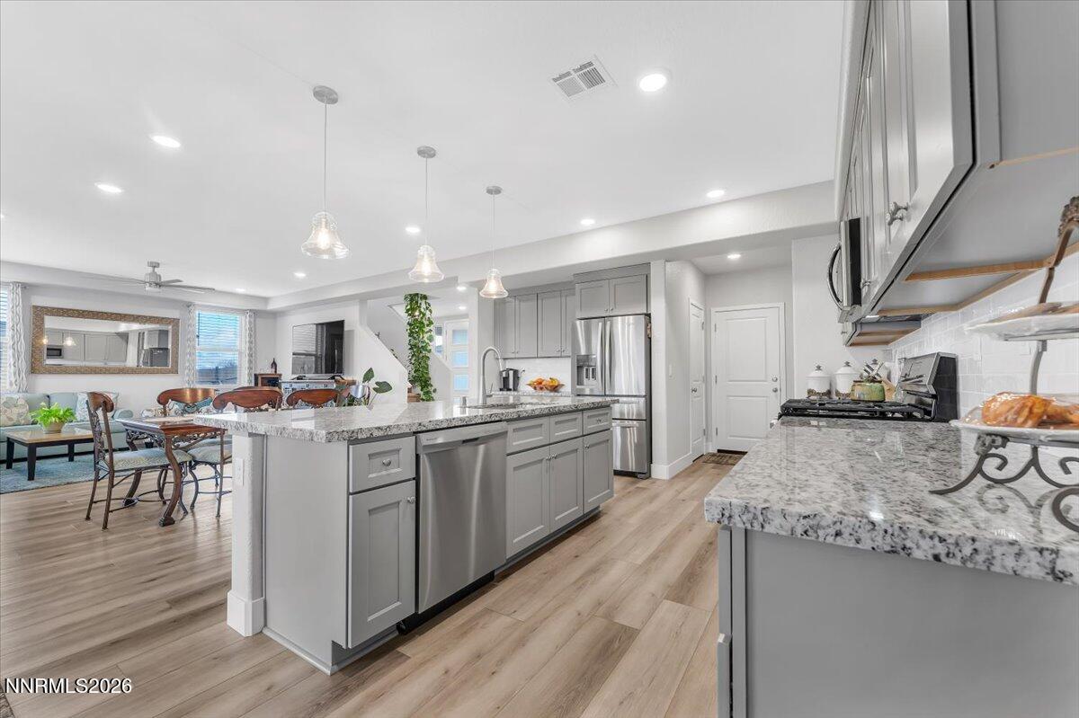 3176 Shimmer Lane Reno, NV 89506 - Photo 11 of 35 15-3176 Shimmer Ln Reno NV 89506 (15 of