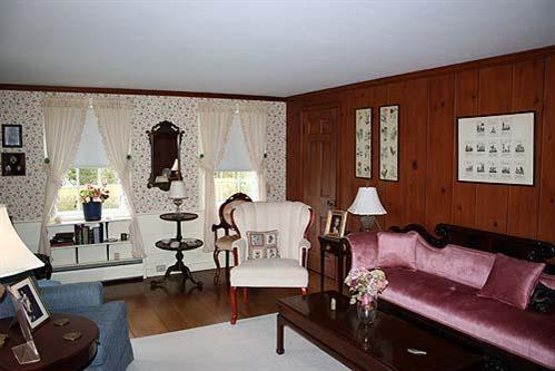 88 Pochet Road Orleans, MA 02653 - Photo 12 of 22 a living room with furniture