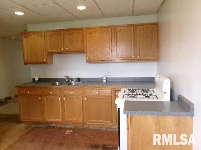 837 East Chestnut Street Canton, IL 61520 - Photo 11 of 15