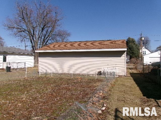 837 East Chestnut Street Canton, IL 61520 - Photo 14 of 15