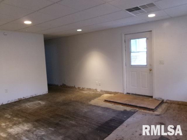 837 East Chestnut Street Canton, IL 61520 - Photo 2 of 15